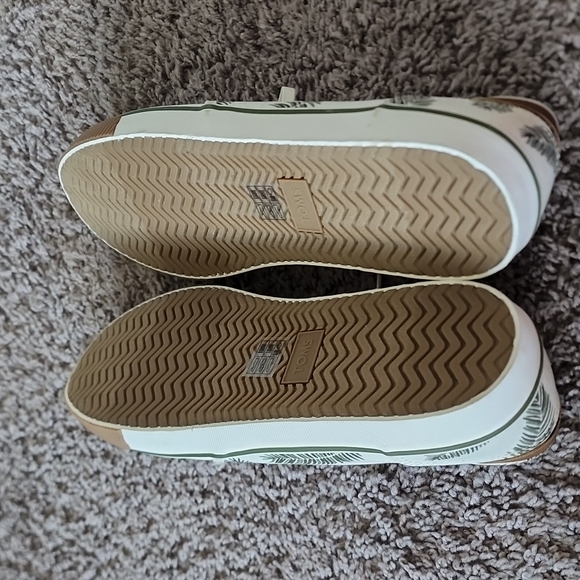 TOMS men's Carlo sneakers with leafy print-12 - Picture 8 of 8